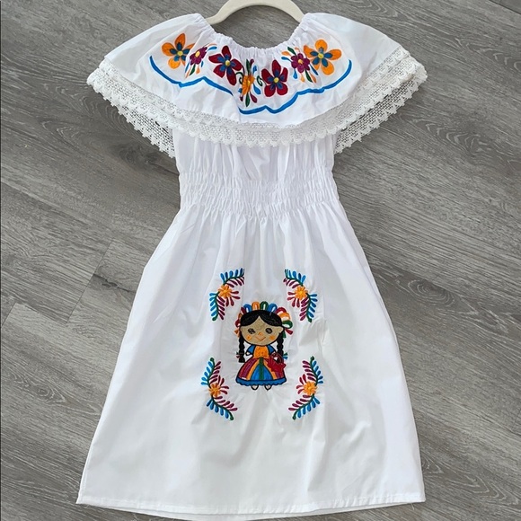 out brand Other - White Embroidered Kids Casual Dress